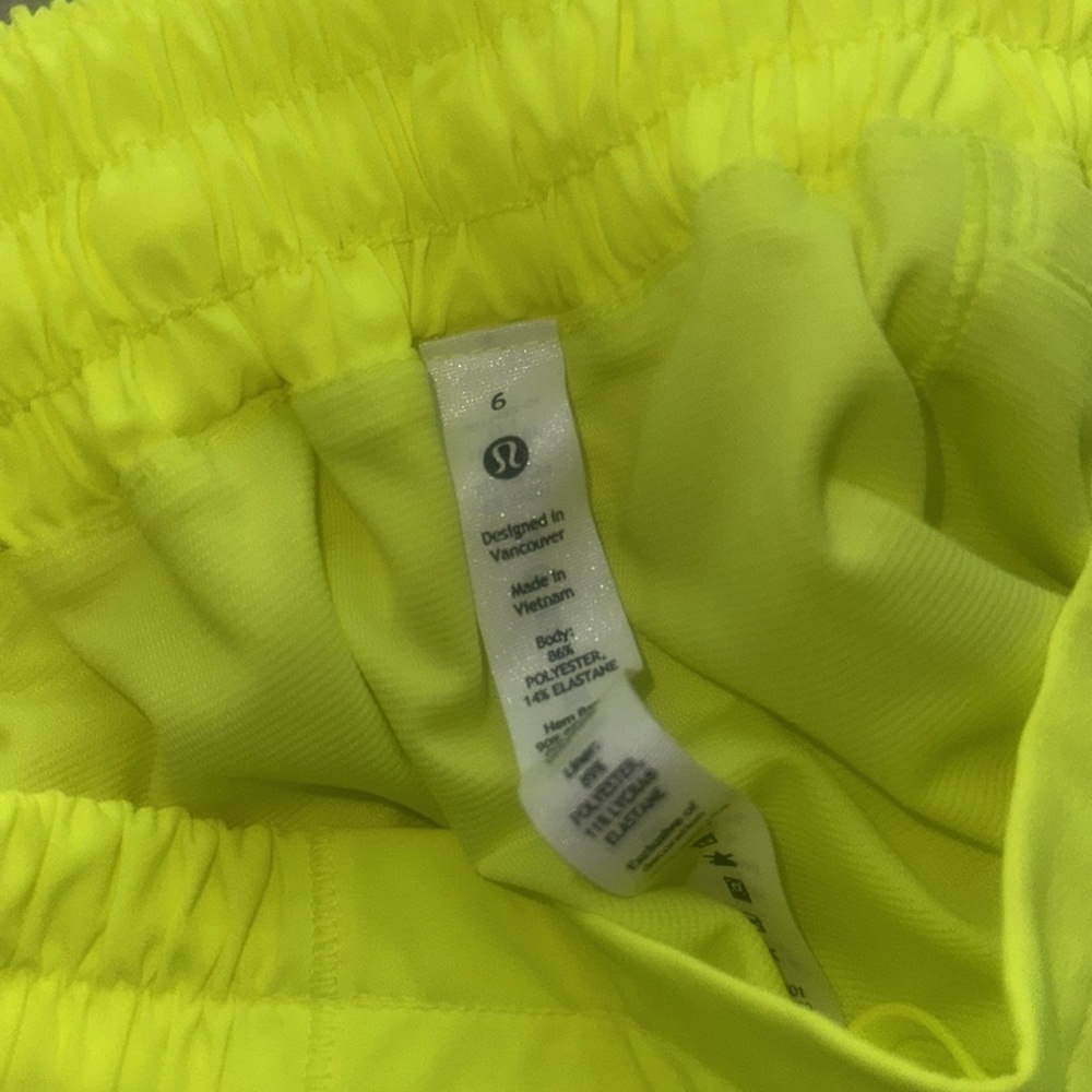 Lululemon Athletica Athletic Shorts Hotty Hot LR Short 4"
*Lined HIYE 6 - Picture 4 of 5